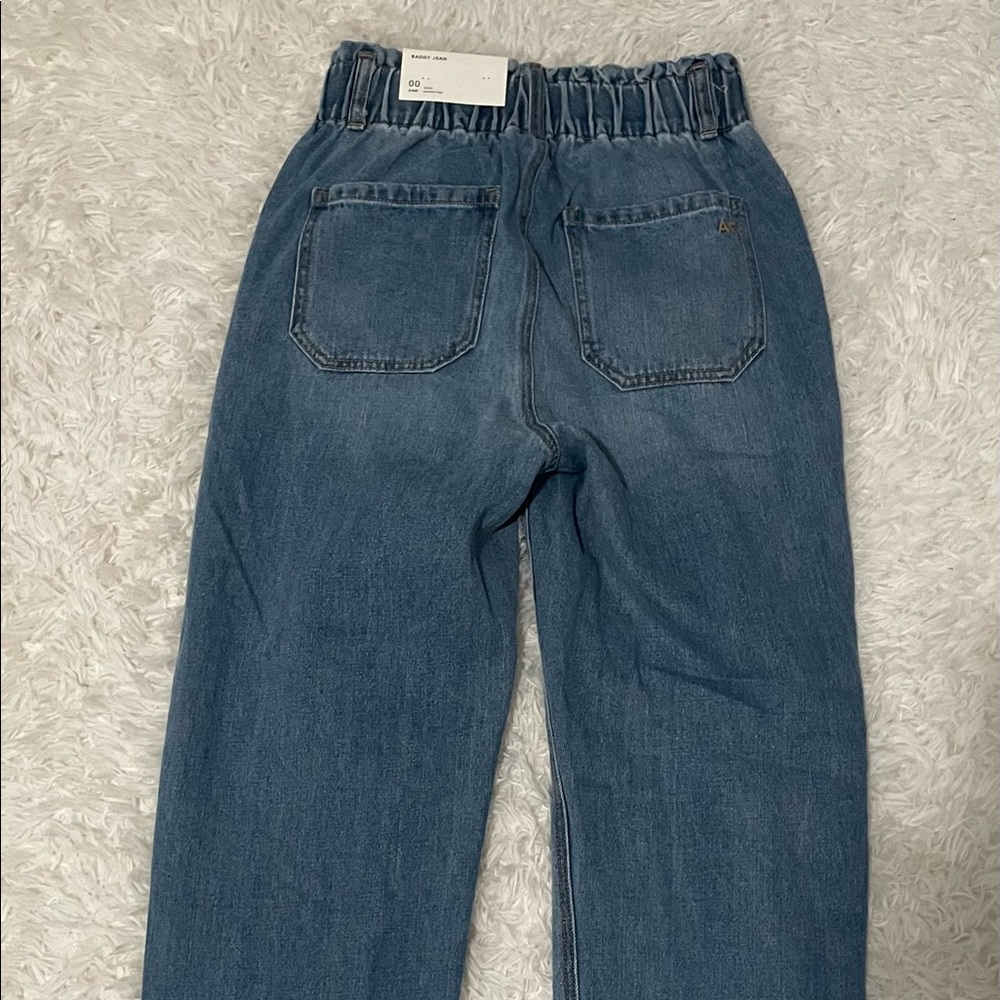 Blue Jean - Picture 3 of 5